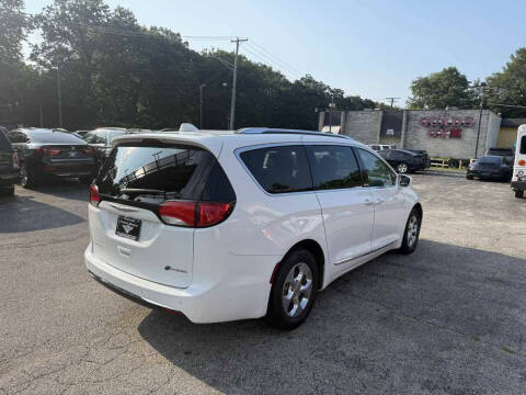 2018 Chrysler Pacifica Hybrid Touring L