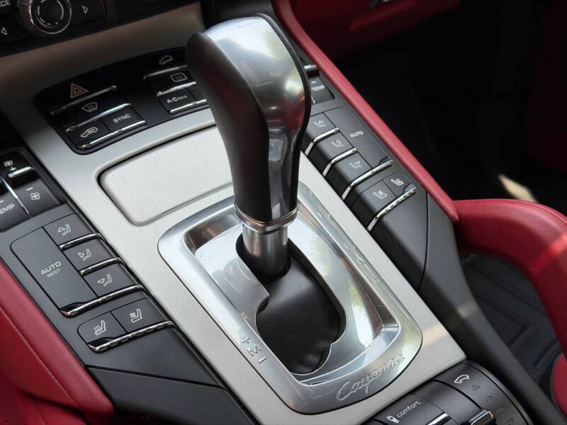 2016 Porsche Cayenne GTS