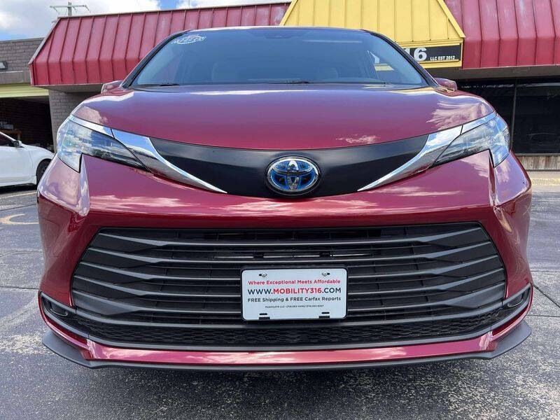 2025 Toyota Sienna LE 8-Passenger