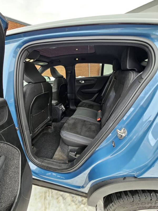 2022 Volvo C40 Recharge Pure Electric P8