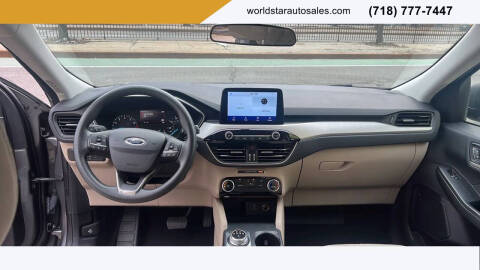 2022 Ford Escape SE