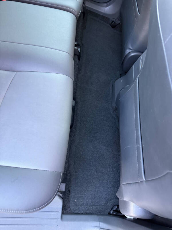 2013 Toyota Prius v Five