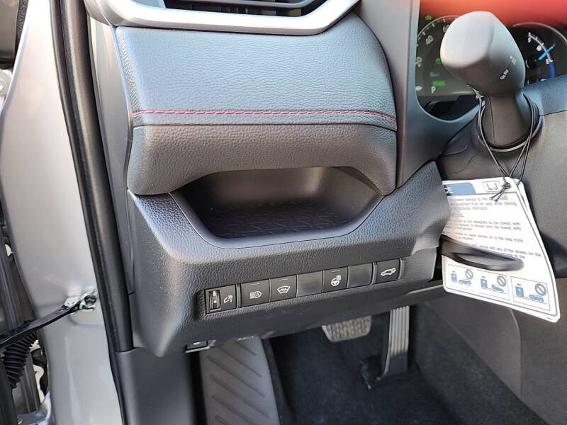 2025 Toyota RAV4 Plug-in Hybrid SE