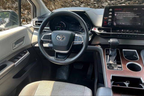 2021 Toyota Sienna LE 8-Passenger