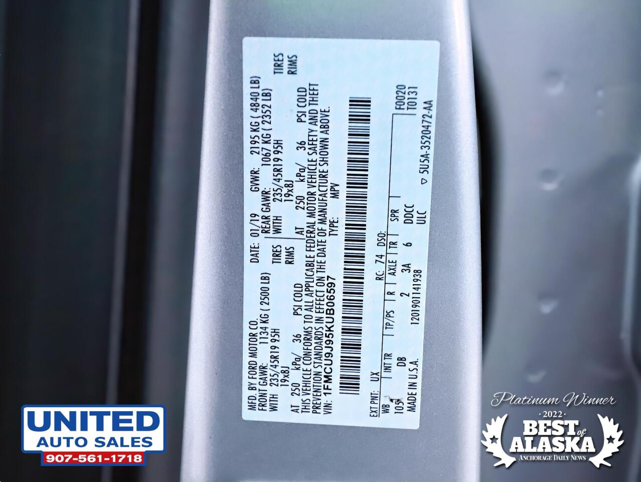 2019 Ford Escape Titanium AWD 4dr SUV 81