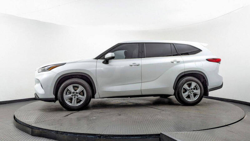 2022 Toyota Highlander LE