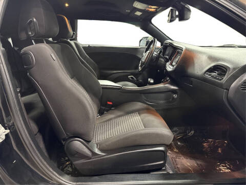 2017 Dodge Challenger SXT