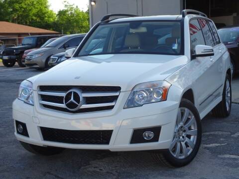 2011 Mercedes-Benz GLK for sale at Deal Maker of Gainesville in Gainesville FL