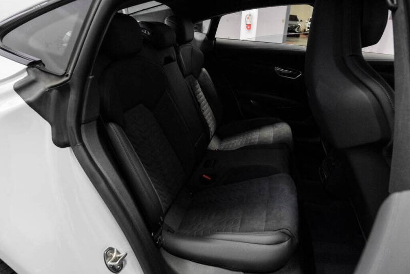 2024 Audi e-tron GT quattro Prestige