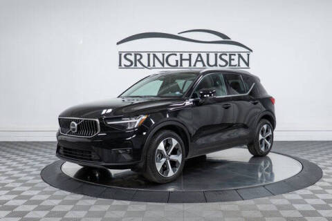 2023 Volvo XC40 B5 Plus Bright Theme