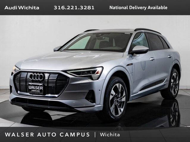 2022 Audi e-tron quattro Premium