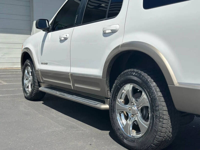 2004 Ford Explorer Eddie Bauer