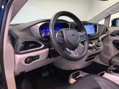 2022 Chrysler Pacifica Touring L