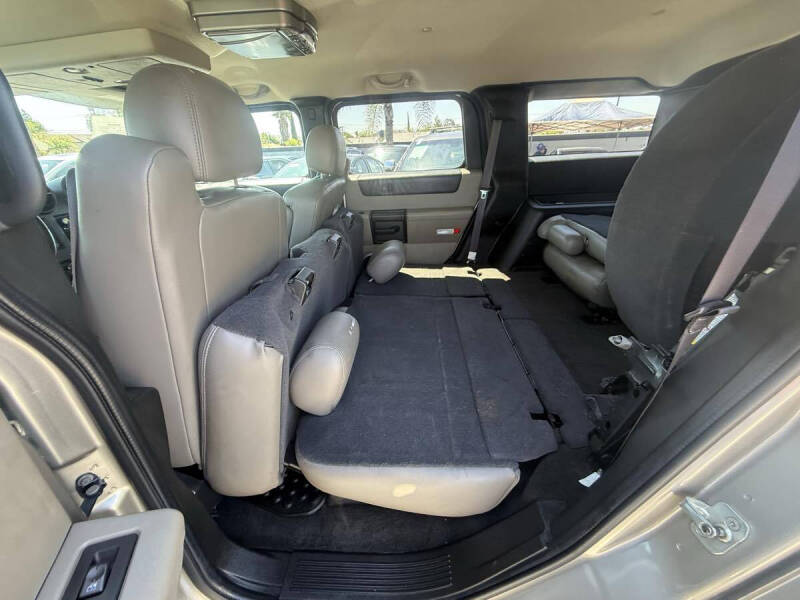 2005 HUMMER H2