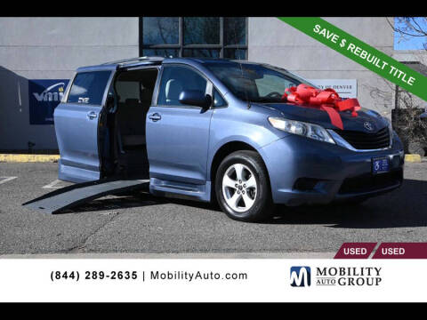 2013 Toyota Sienna LE Mobility 7-Passenger