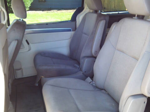 2009 Volkswagen Routan SE