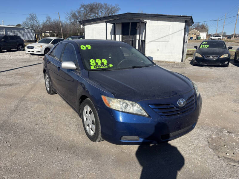 2009 Toyota Camry LE's photo