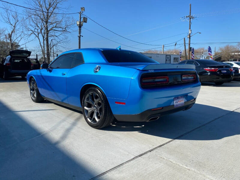 2015 Dodge Challenger SXT Plus