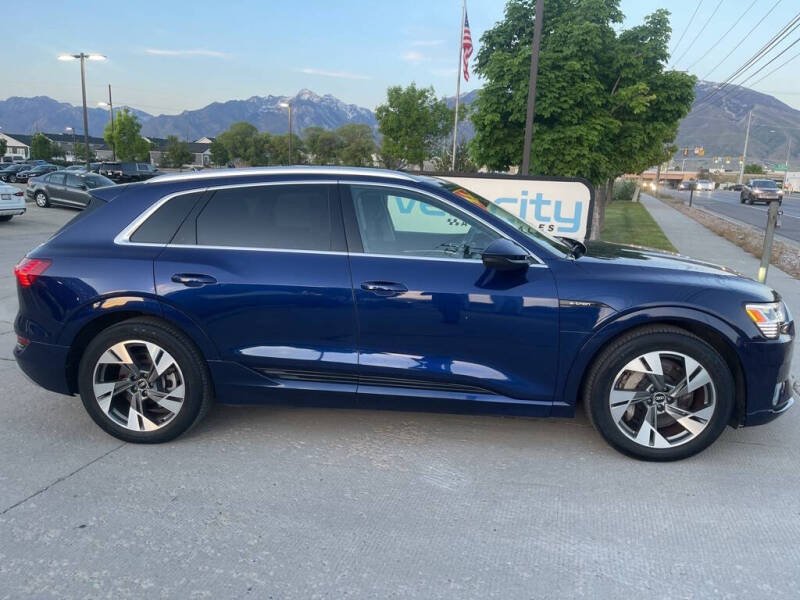 2021 Audi e-tron quattro Premium