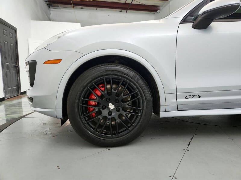 2016 Porsche Cayenne GTS