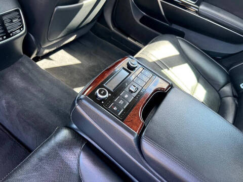 2015 Kia K900 Luxury