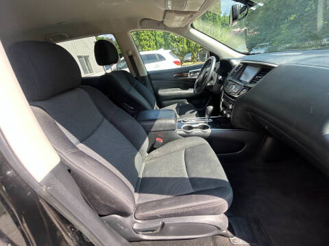 2018 Nissan Pathfinder SV
