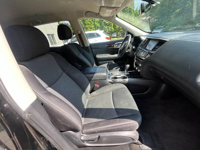 2018 Nissan Pathfinder SV