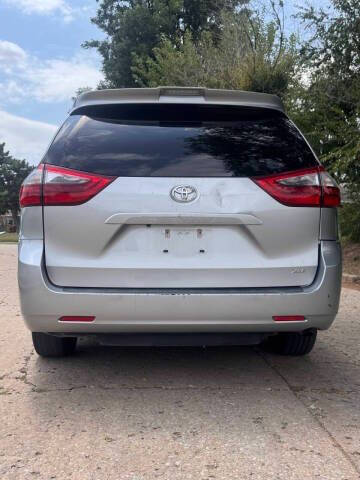 2020 Toyota Sienna XLE 8-Passenger