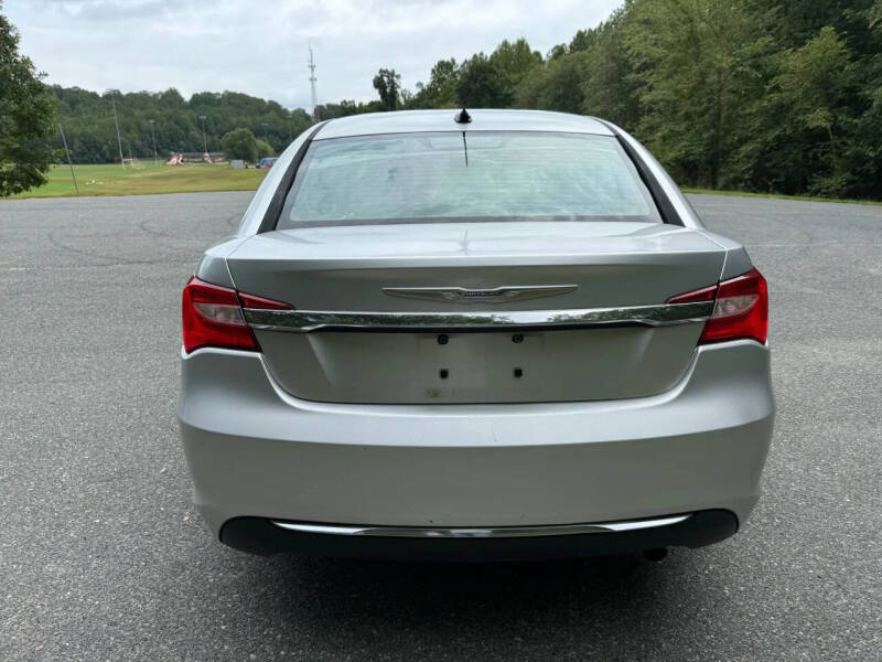 2012 Chrysler 200 LX