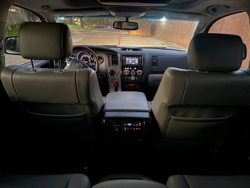 2015 Toyota Sequoia Platinum