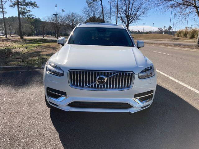 2025 Volvo XC90 T8 Core Bright Theme
