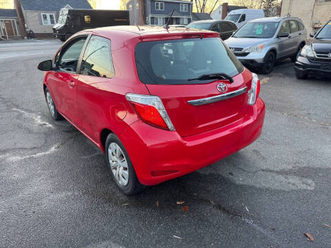 2012 Toyota Yaris 3-Door L