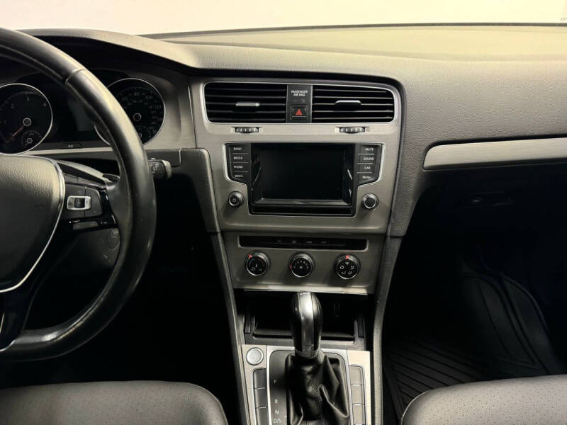 2015 Volkswagen Golf SportWagen