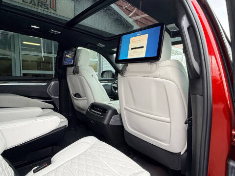 2025 Cadillac Escalade-V