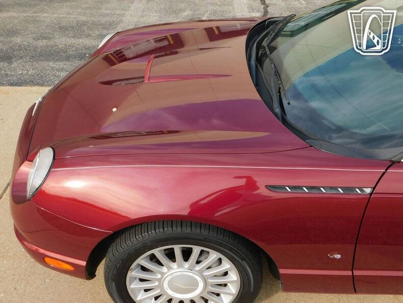 2004 Ford Thunderbird Deluxe