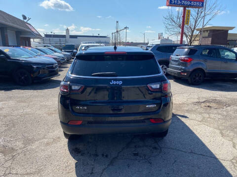 2022 Jeep Compass Latitude Lux