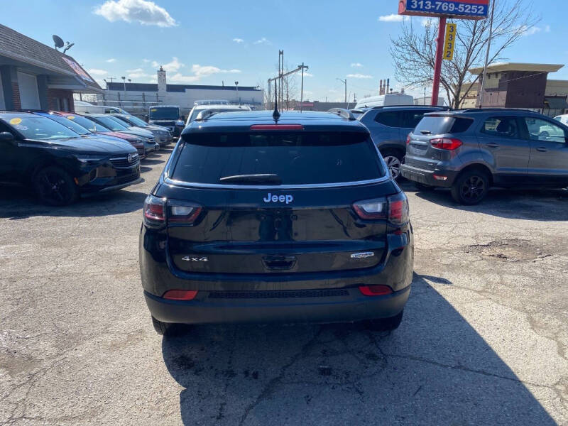2022 Jeep Compass Latitude Lux