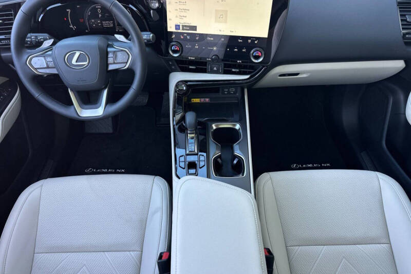 2026 Lexus NX 450h+ Luxury