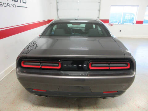 2015 Dodge Challenger SXT