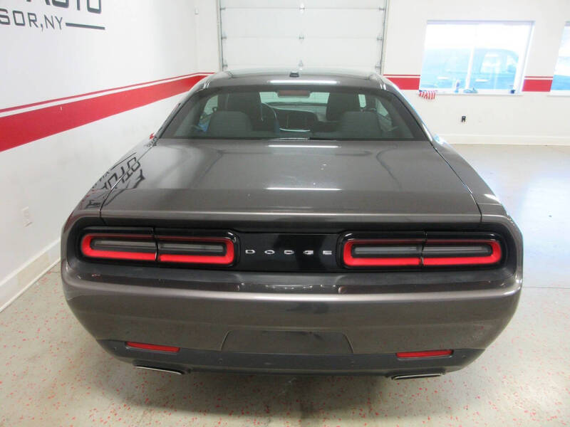 2015 Dodge Challenger SXT