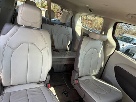2017 Chrysler Pacifica Touring-L