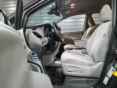 2020 Toyota Sienna LE 7-Passenger