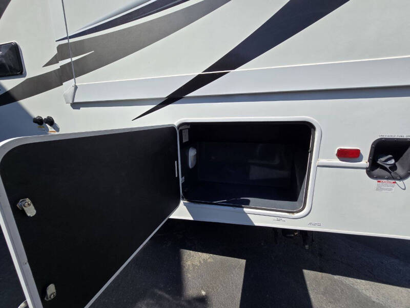 2021 Jayco Redhawk  Class C Shortly