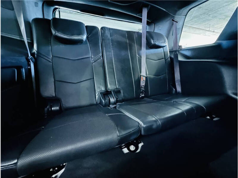 2016 Cadillac Escalade Platinum
