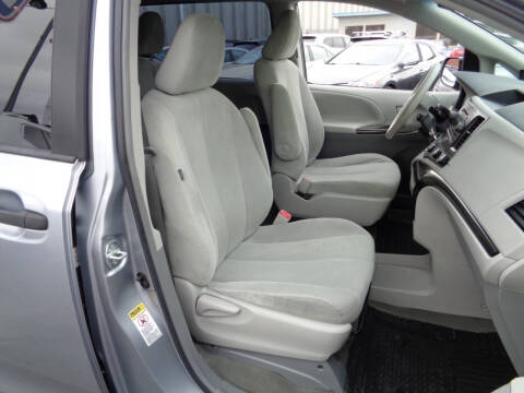 2012 Toyota Sienna Base 7-Passenger