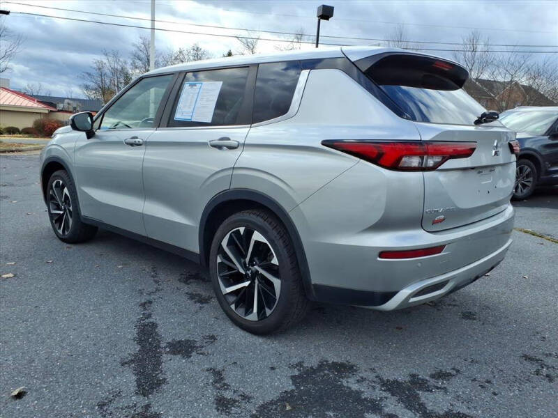 2022 Mitsubishi Outlander SE