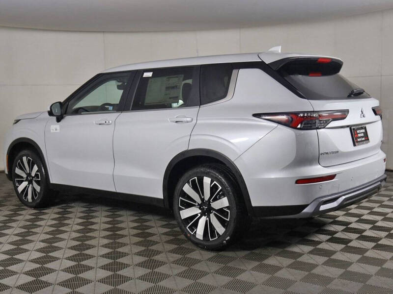 2026 Mitsubishi Outlander SE