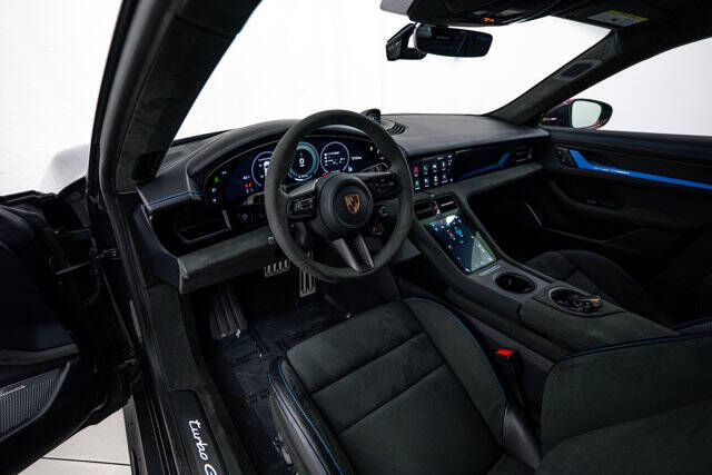 2025 Porsche Taycan Turbo GT