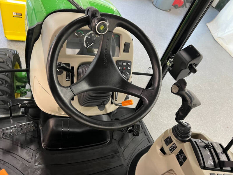2019 John Deere 3039R