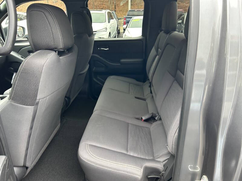 2023 Nissan Frontier SV